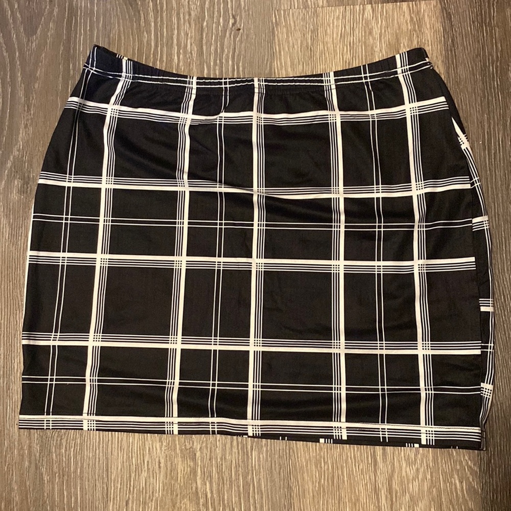 black plaid mini skirt